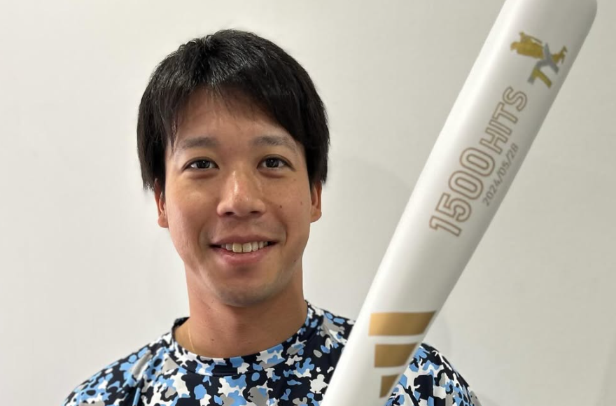 山田哲人選手　画像